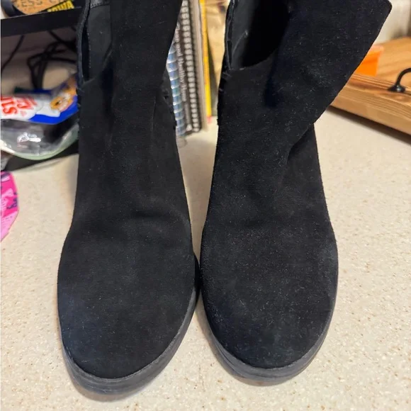 Steve Madden Black Suede Ankle Booties - Picture 4 of 4